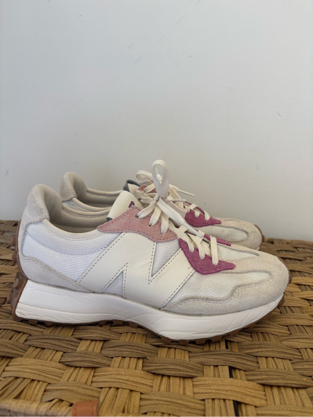 New Balance 327 Women's Sneaker size 7.5